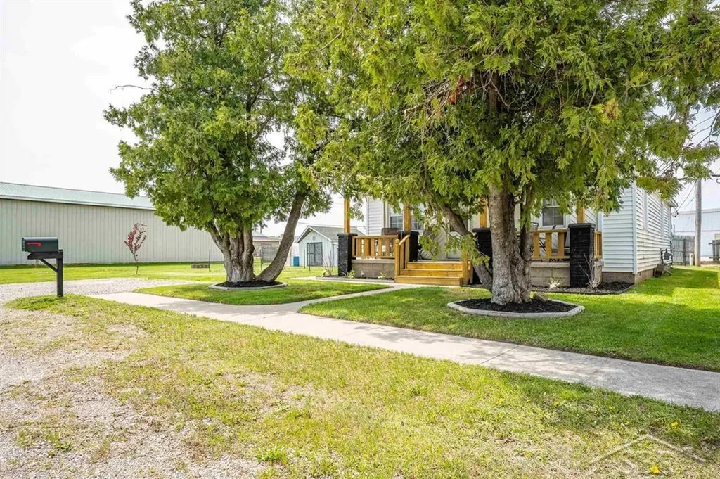 606 S Mercer Street Pinconning City MI 48650