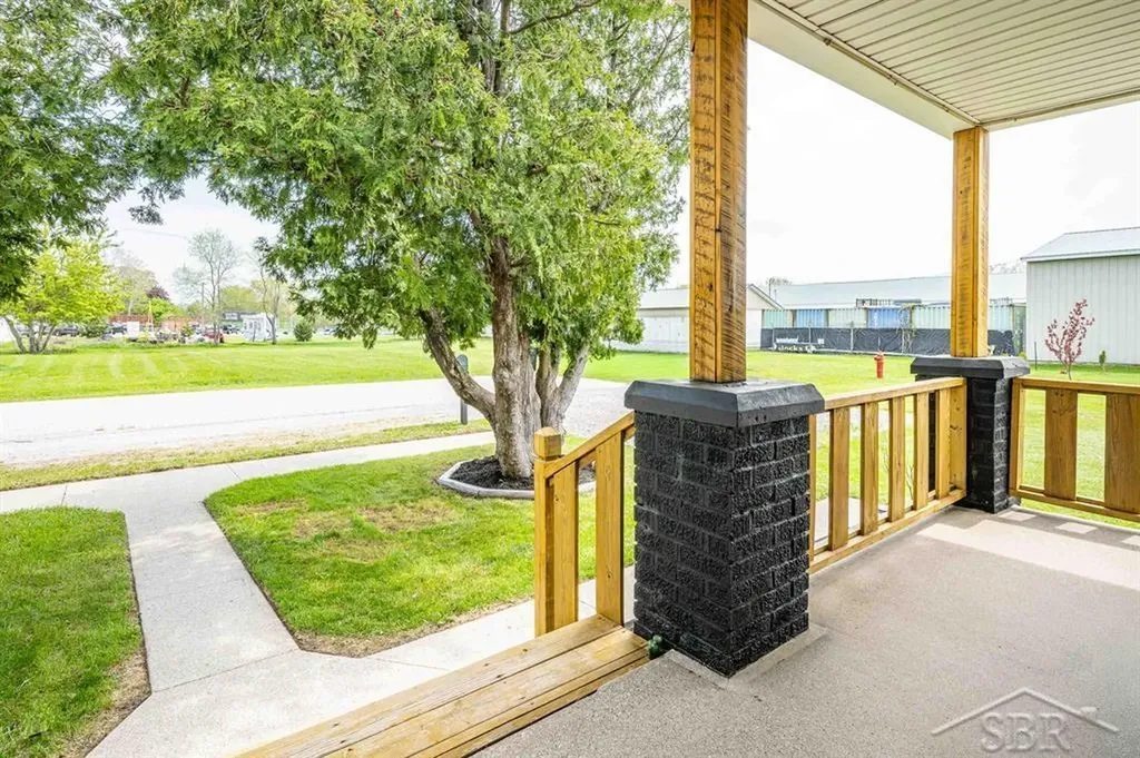 606 S Mercer Street Pinconning City MI 48650