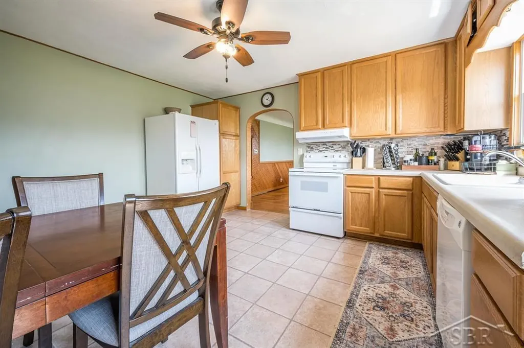 606 S Mercer Street Pinconning City MI 48650