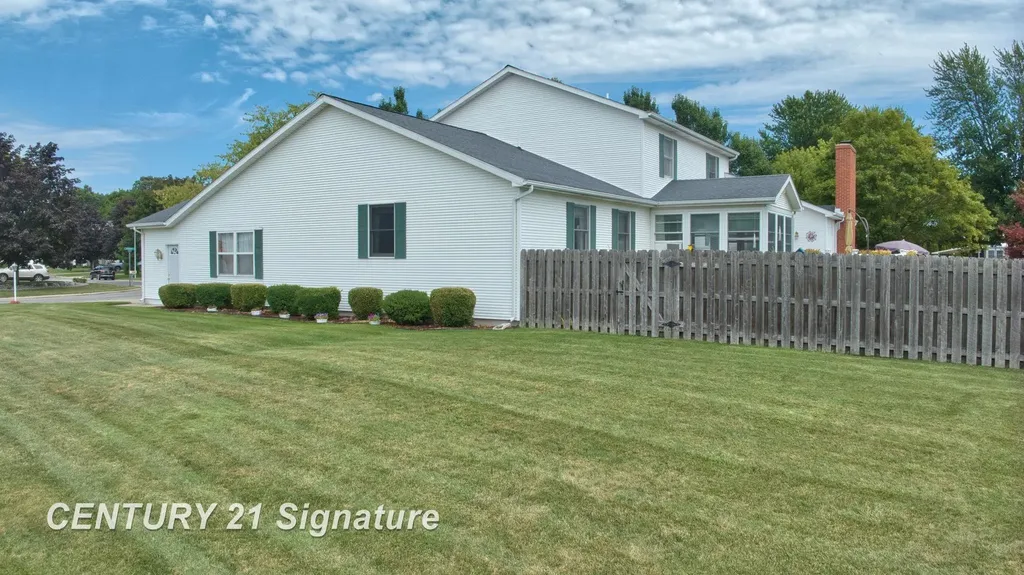 4407 Spurwood Drive Saginaw Charter Township MI 48603