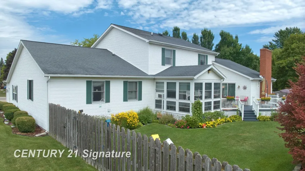 4407 Spurwood Drive Saginaw Charter Township MI 48603