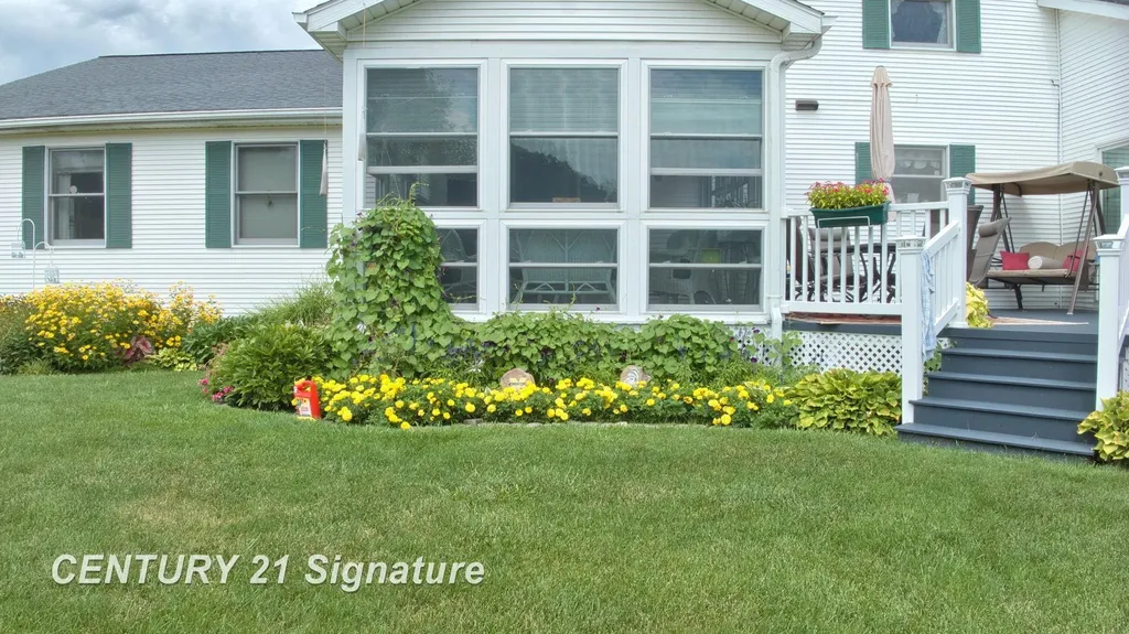 4407 Spurwood Drive Saginaw Charter Township MI 48603