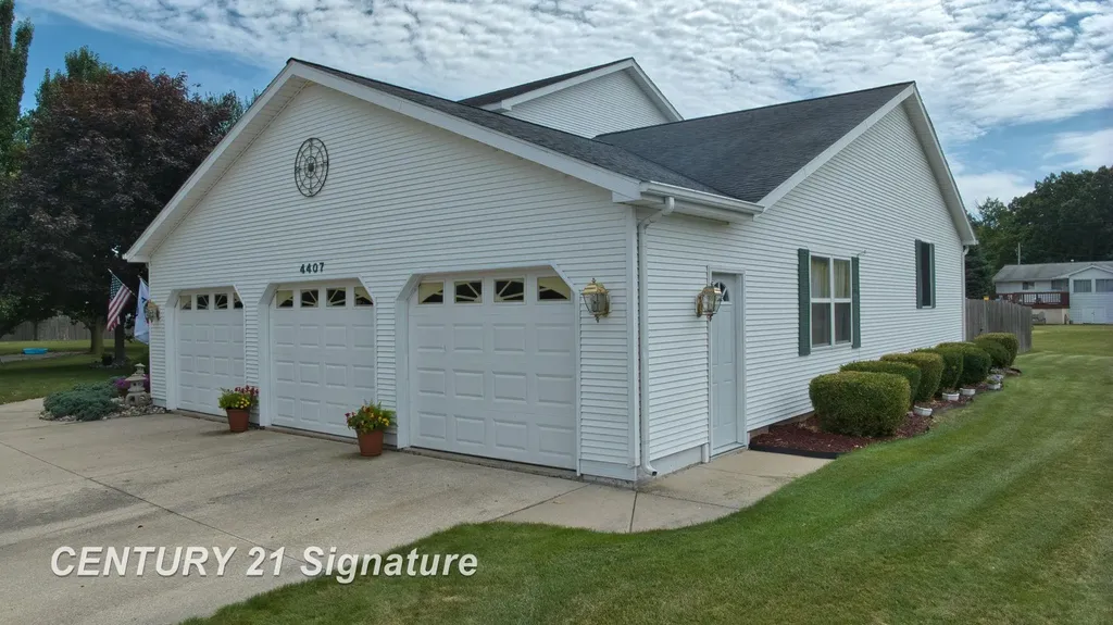 4407 Spurwood Drive Saginaw Charter Township MI 48603