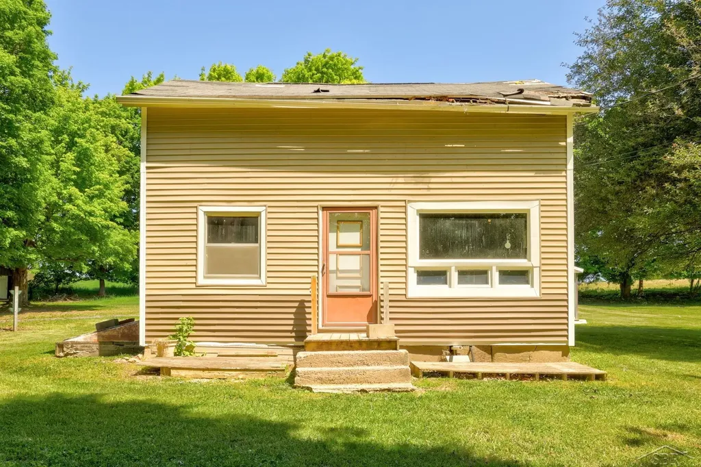 5400 Sister Lake Road Marathon Township MI 48421