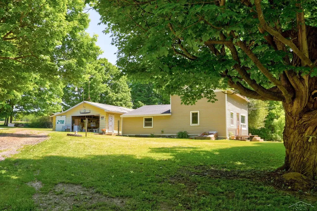 5400 Sister Lake Road Marathon Township MI 48421