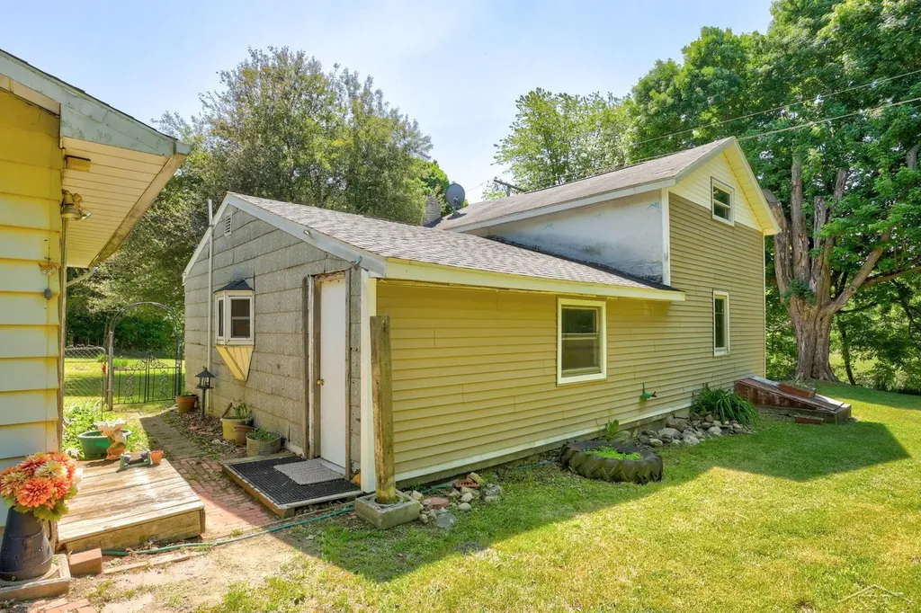 5400 Sister Lake Road Marathon Township MI 48421