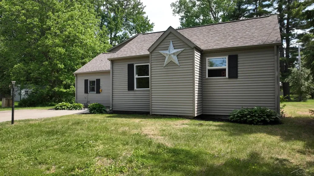 22359 Gratiot Road Merrill Village MI 48637