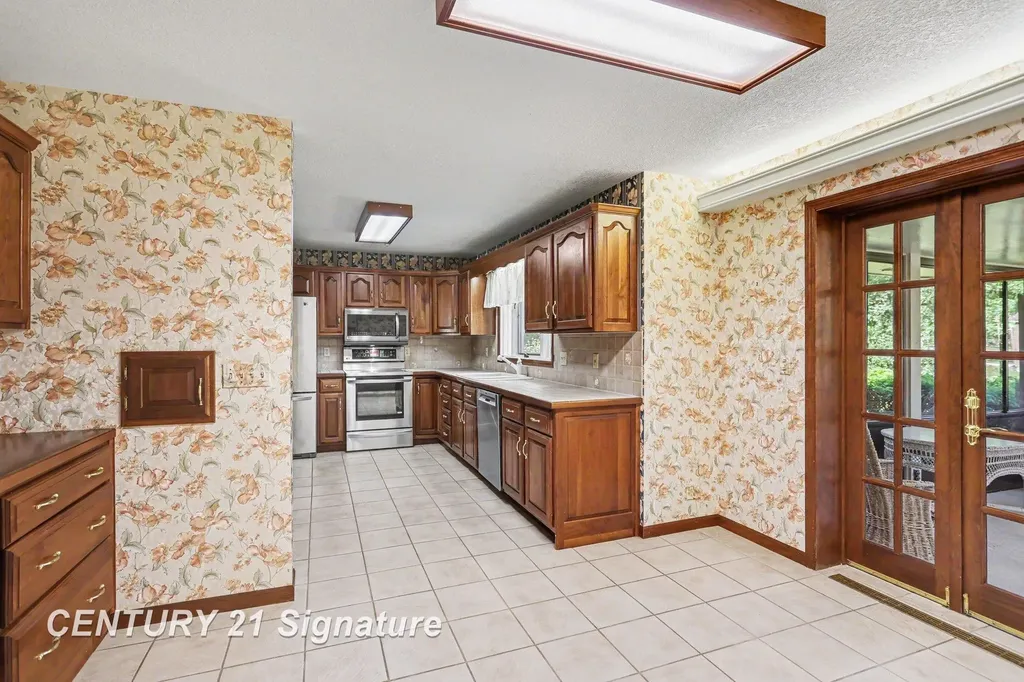 57 E Hannum Boulevard Saginaw Charter Township MI 48602