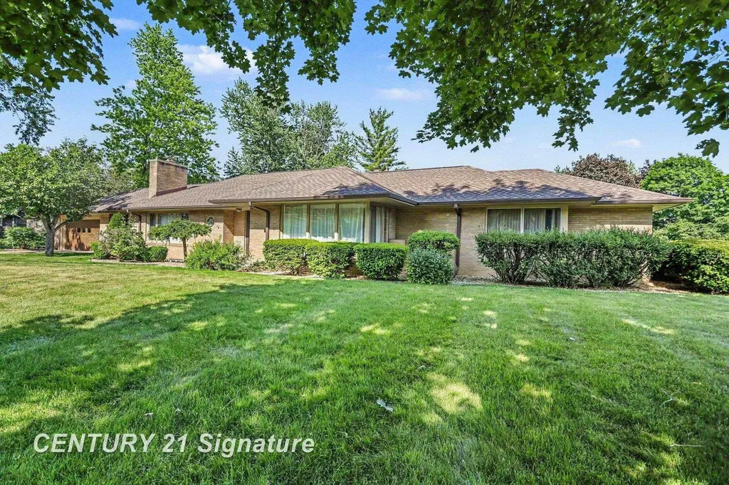 57 E Hannum Boulevard Saginaw Charter Township MI 48602
