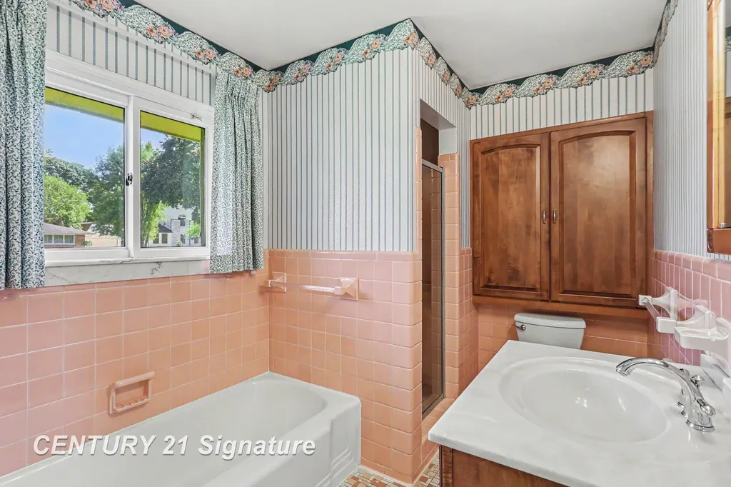 57 E Hannum Boulevard Saginaw Charter Township MI 48602