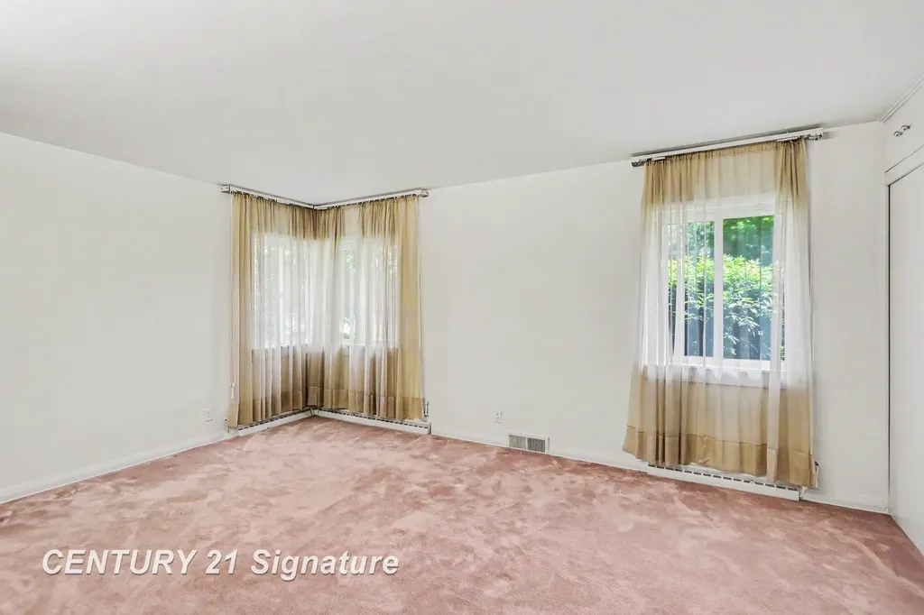57 E Hannum Boulevard Saginaw Charter Township MI 48602