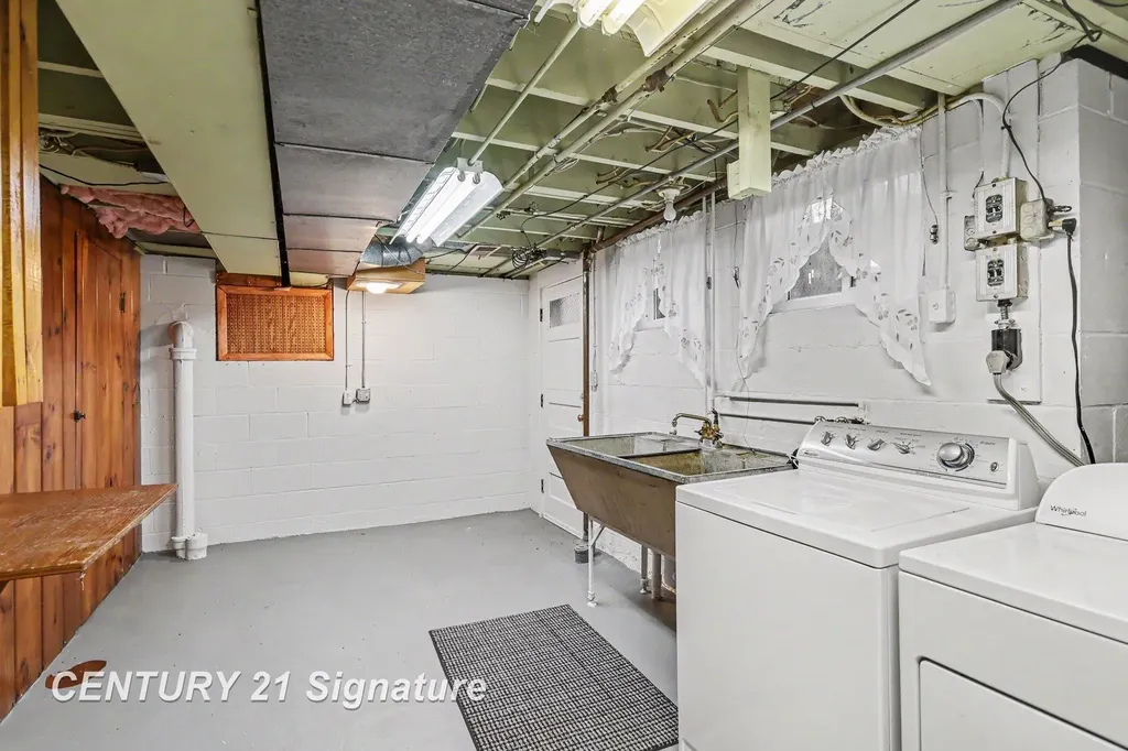 57 E Hannum Boulevard Saginaw Charter Township MI 48602