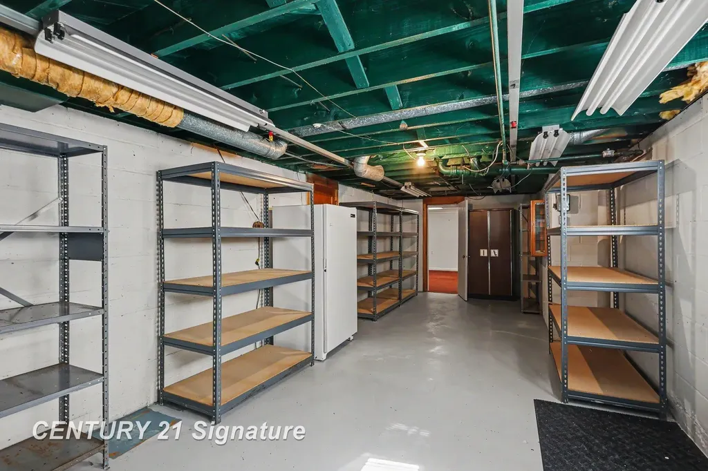 57 E Hannum Boulevard Saginaw Charter Township MI 48602