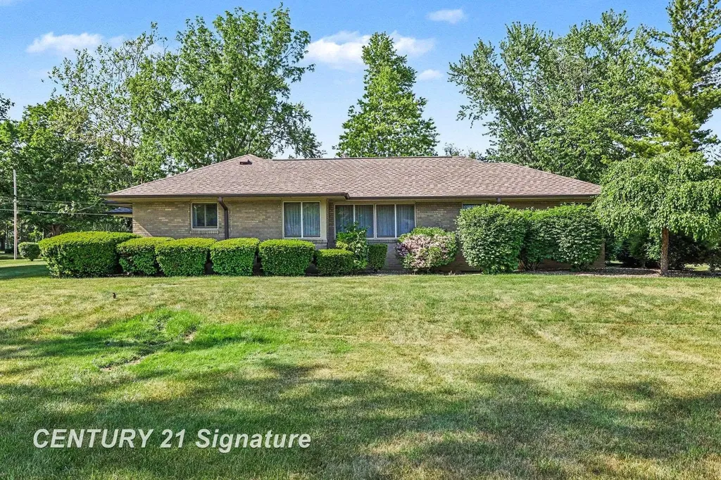 57 E Hannum Boulevard Saginaw Charter Township MI 48602