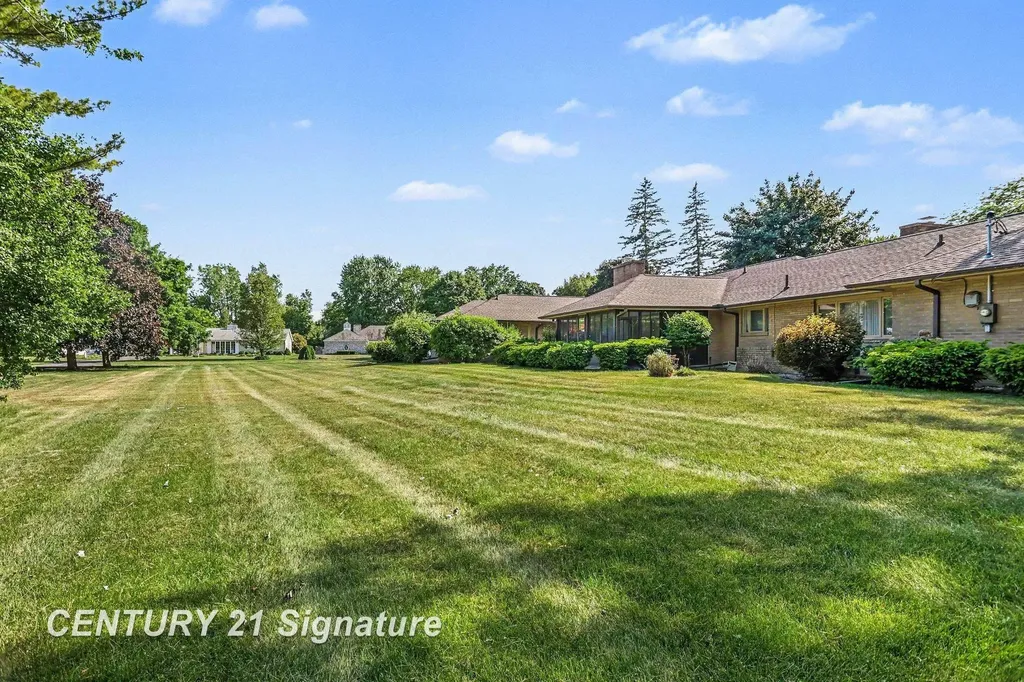 57 E Hannum Boulevard Saginaw Charter Township MI 48602