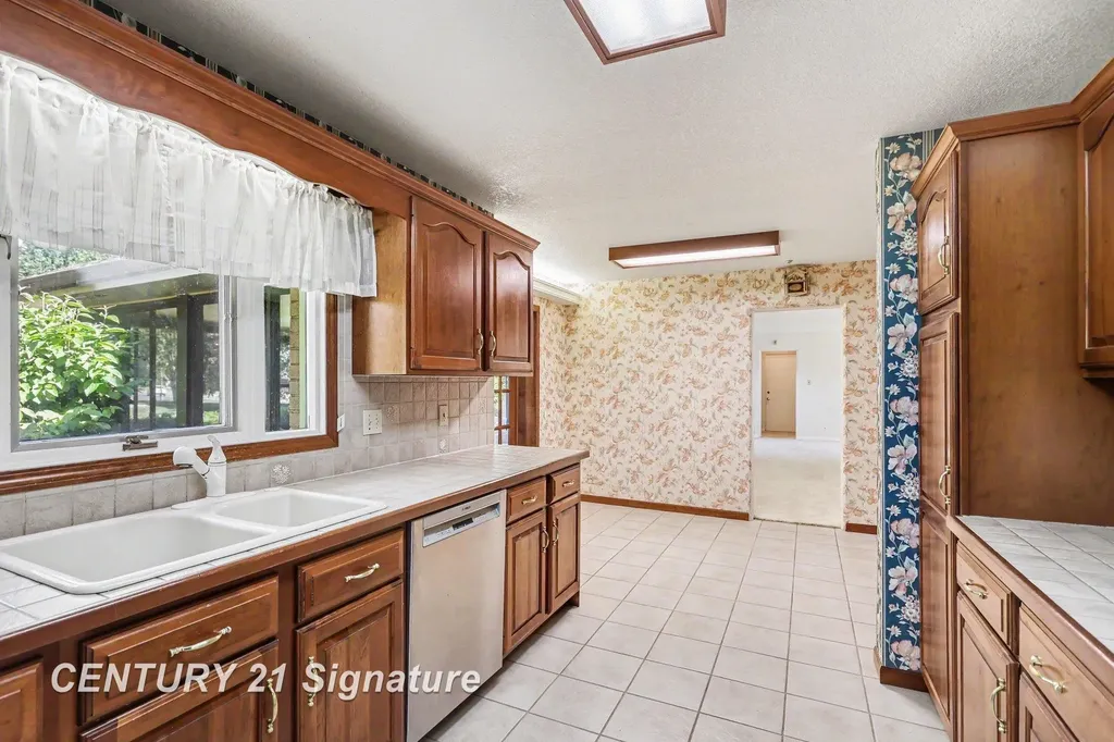 57 E Hannum Boulevard Saginaw Charter Township MI 48602