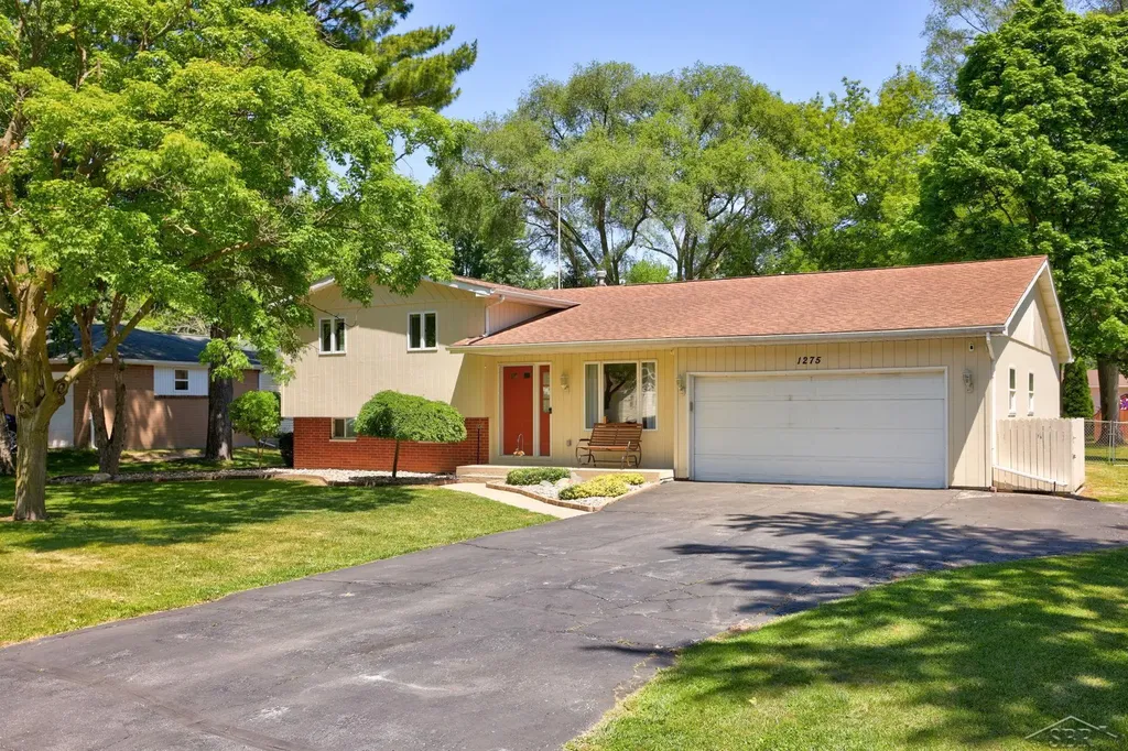 1275 Pius Street Saginaw Charter Township MI 48638