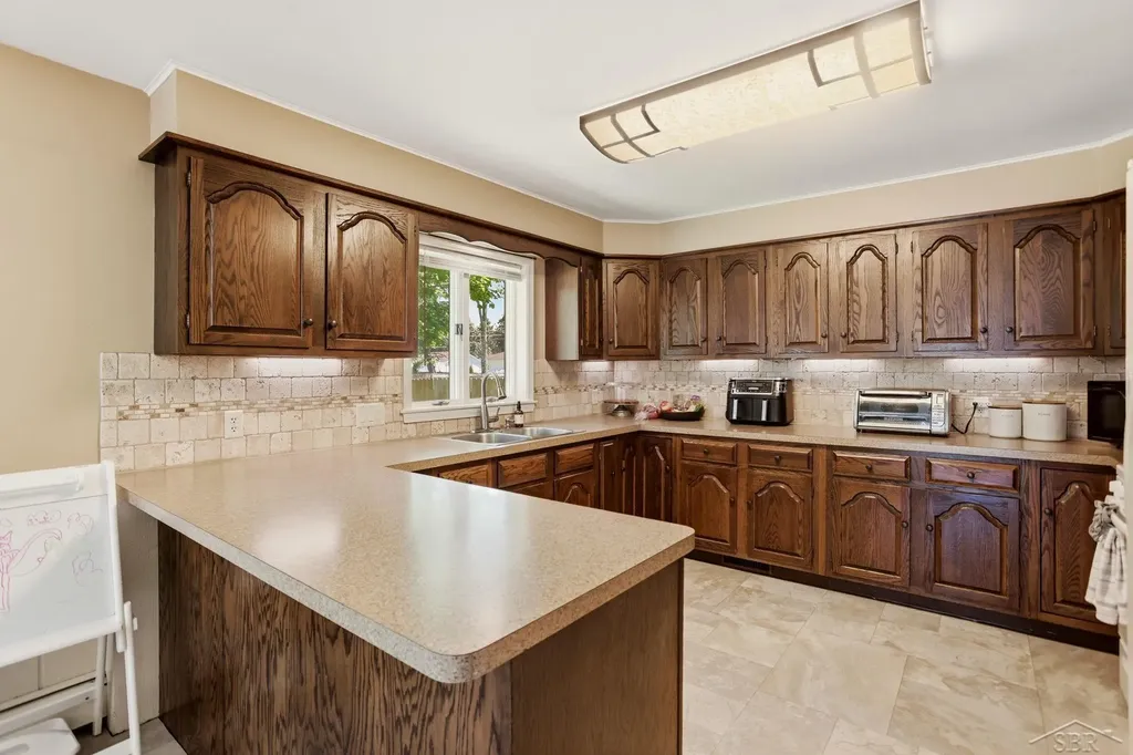 1275 Pius Street Saginaw Charter Township MI 48638