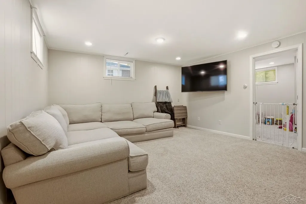 1275 Pius Street Saginaw Charter Township MI 48638