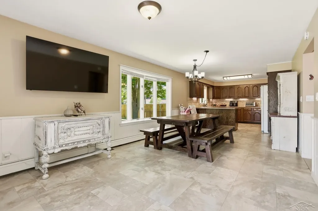 1275 Pius Street Saginaw Charter Township MI 48638