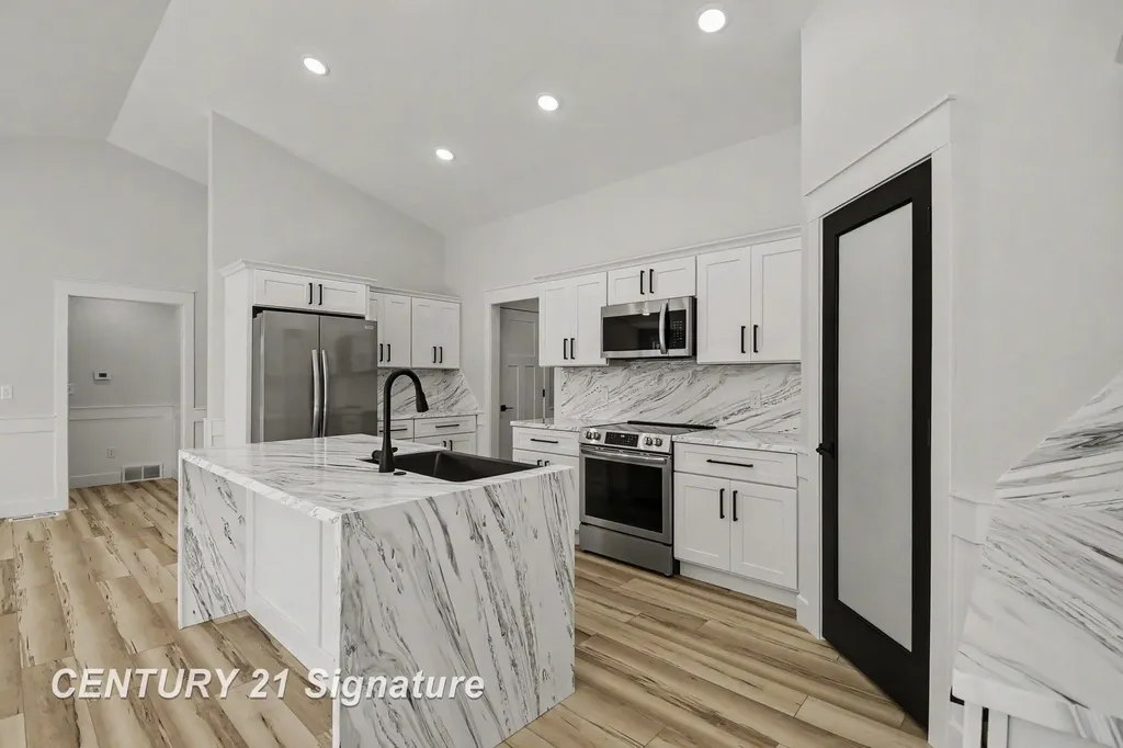 8610 Foxtail Trail Tittabawassee Township MI 48623
