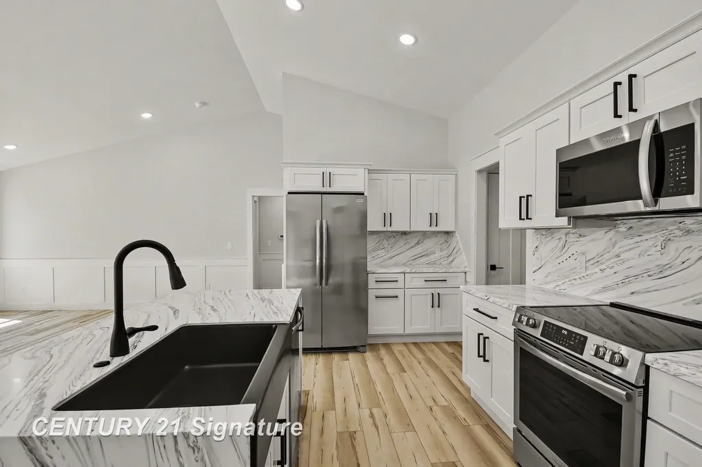 8610 Foxtail Trail Tittabawassee Township MI 48623