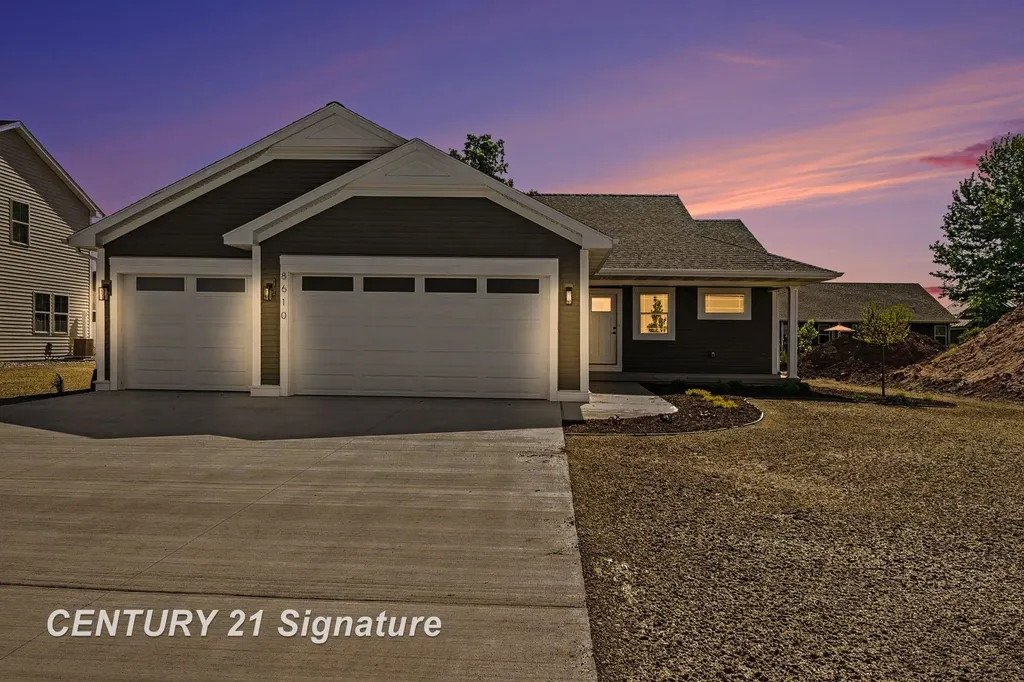 8610 Foxtail Trail Tittabawassee Township MI 48623