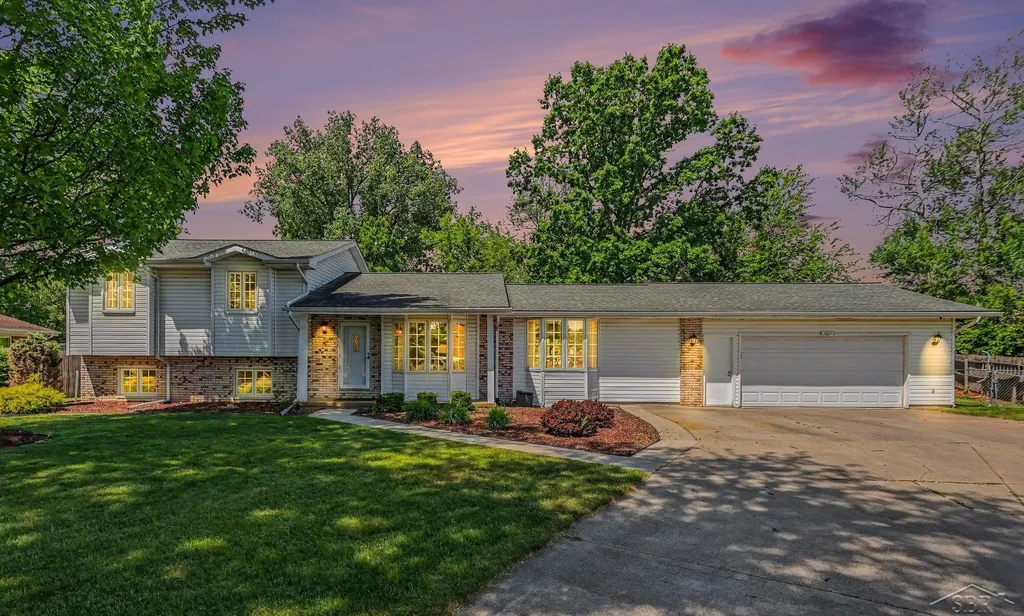 1907 W Packard Drive Saginaw Charter Township MI 48638