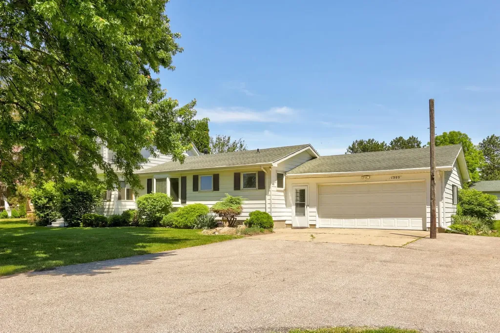 1305 S Gera Road Blumfield Township MI 48734