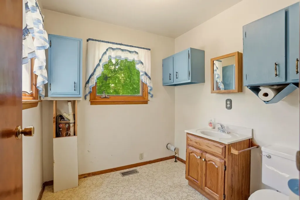 1305 S Gera Road Blumfield Township MI 48734