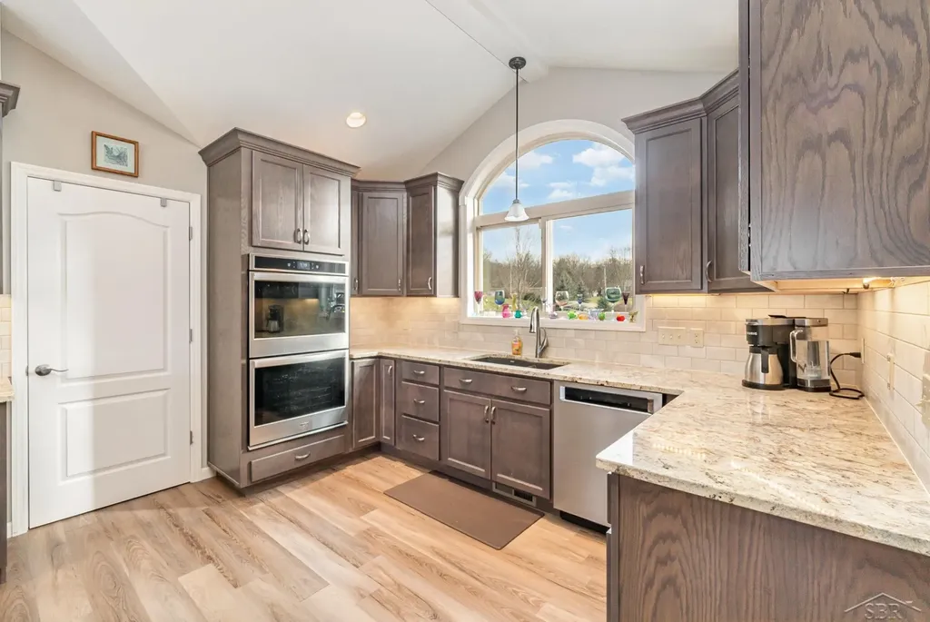 4589 N Island Drive Edenville Township MI 48657