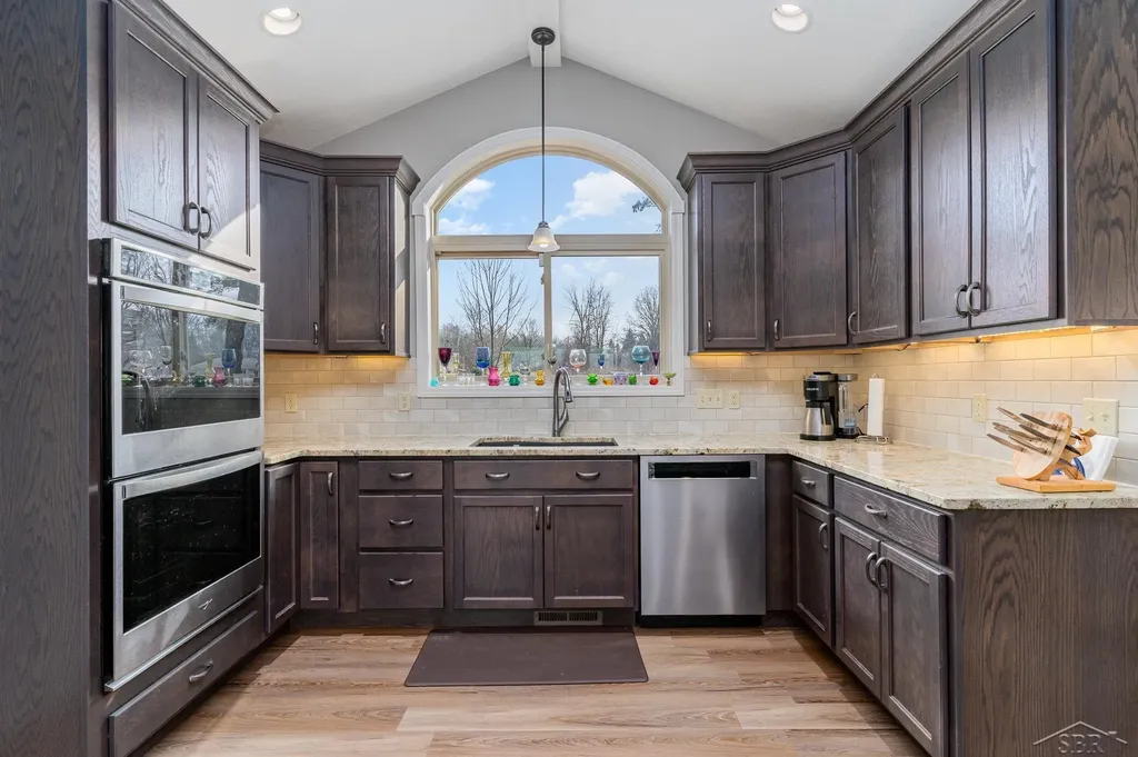 4589 N Island Drive Edenville Township MI 48657