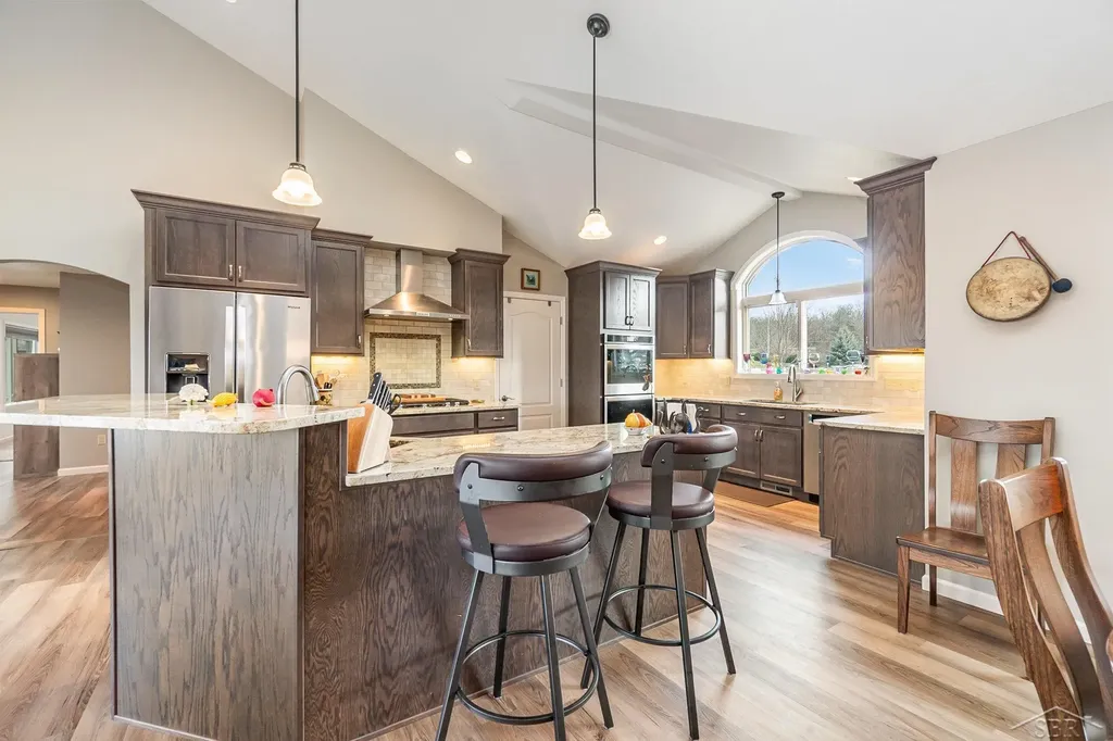 4589 N Island Drive Edenville Township MI 48657