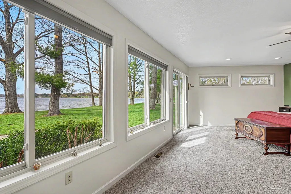 4589 N Island Drive Edenville Township MI 48657