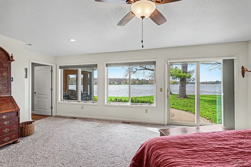 4589 N Island Drive Edenville Township MI 48657