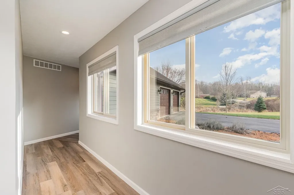 4589 N Island Drive Edenville Township MI 48657
