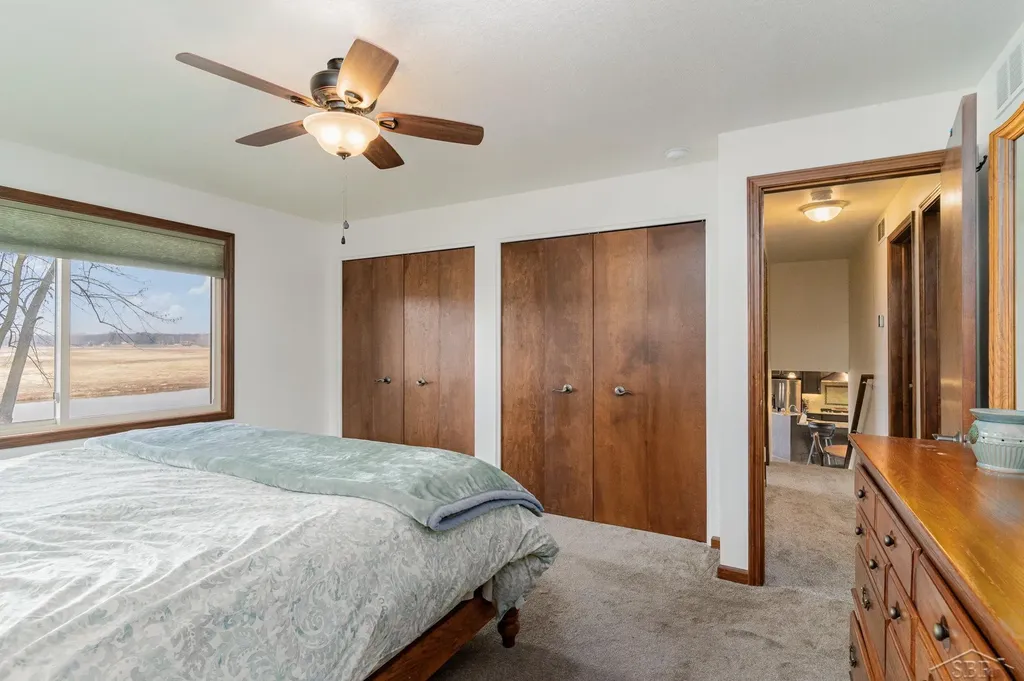 4589 N Island Drive Edenville Township MI 48657