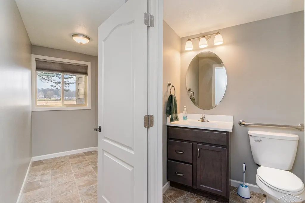 4589 N Island Drive Edenville Township MI 48657