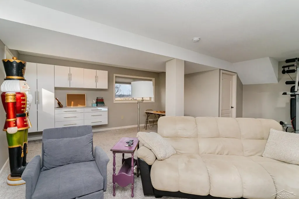 4589 N Island Drive Edenville Township MI 48657