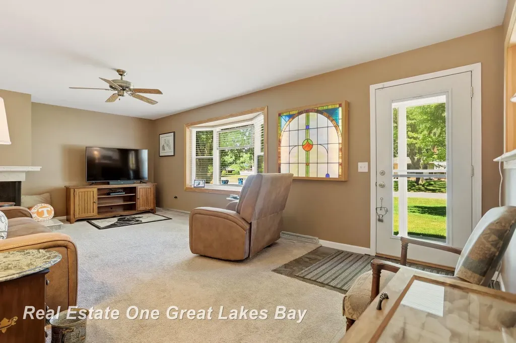 5469 George Street Saginaw Charter Township MI 48603
