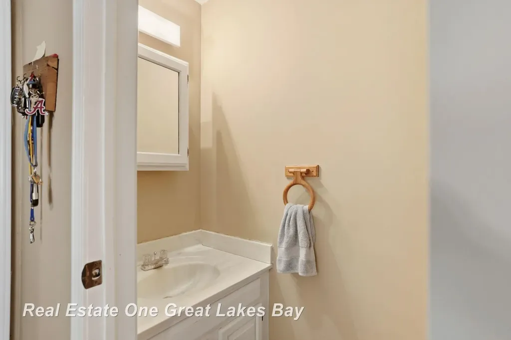 5469 George Street Saginaw Charter Township MI 48603