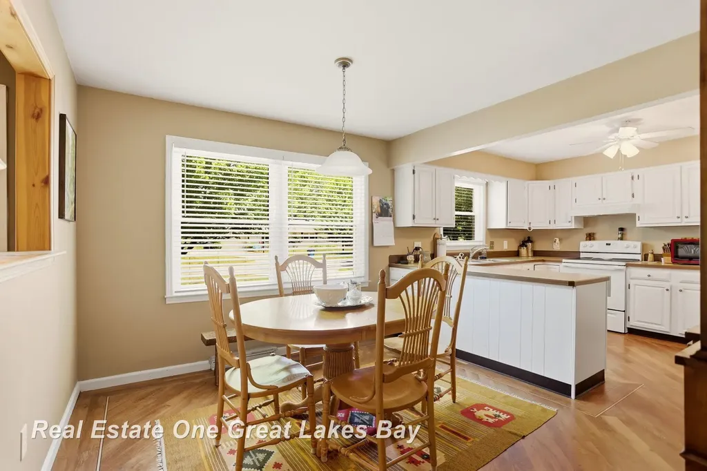 5469 George Street Saginaw Charter Township MI 48603