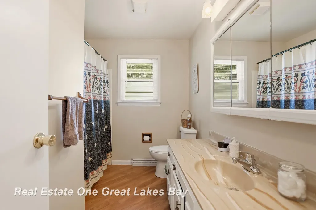 5469 George Street Saginaw Charter Township MI 48603