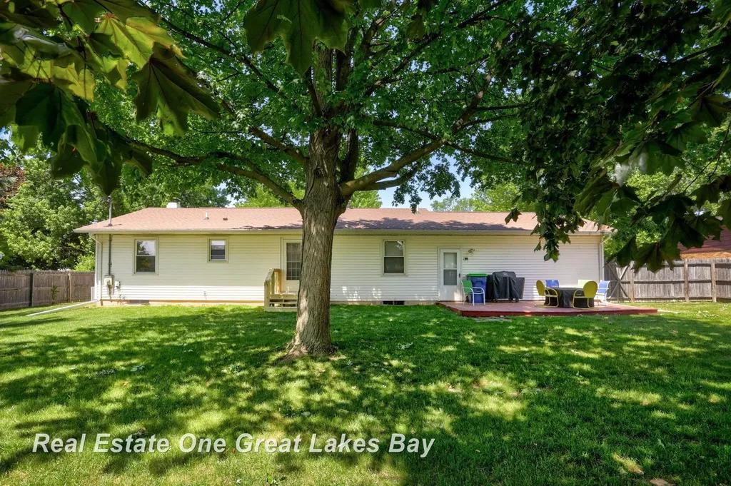 5469 George Street Saginaw Charter Township MI 48603