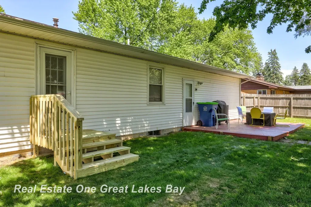 5469 George Street Saginaw Charter Township MI 48603