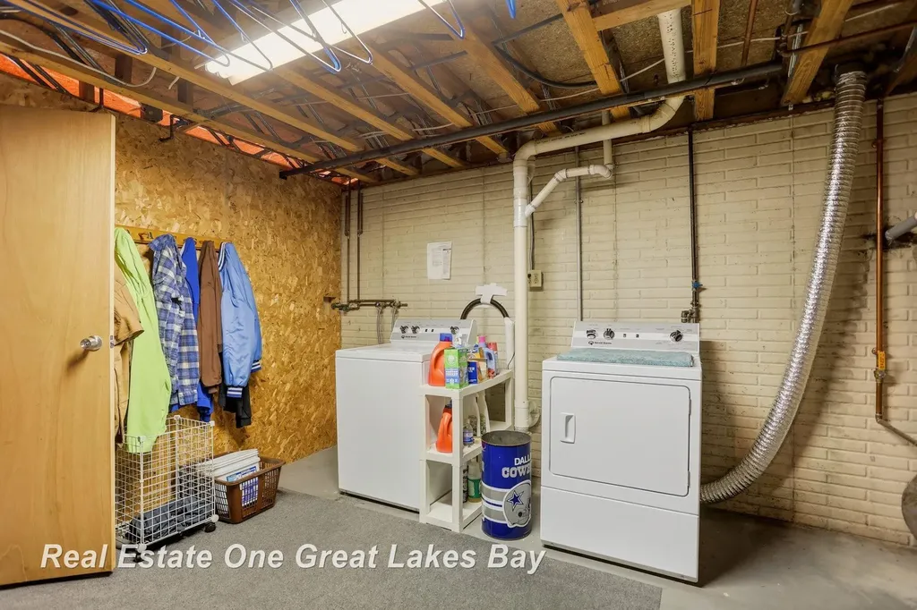 5469 George Street Saginaw Charter Township MI 48603
