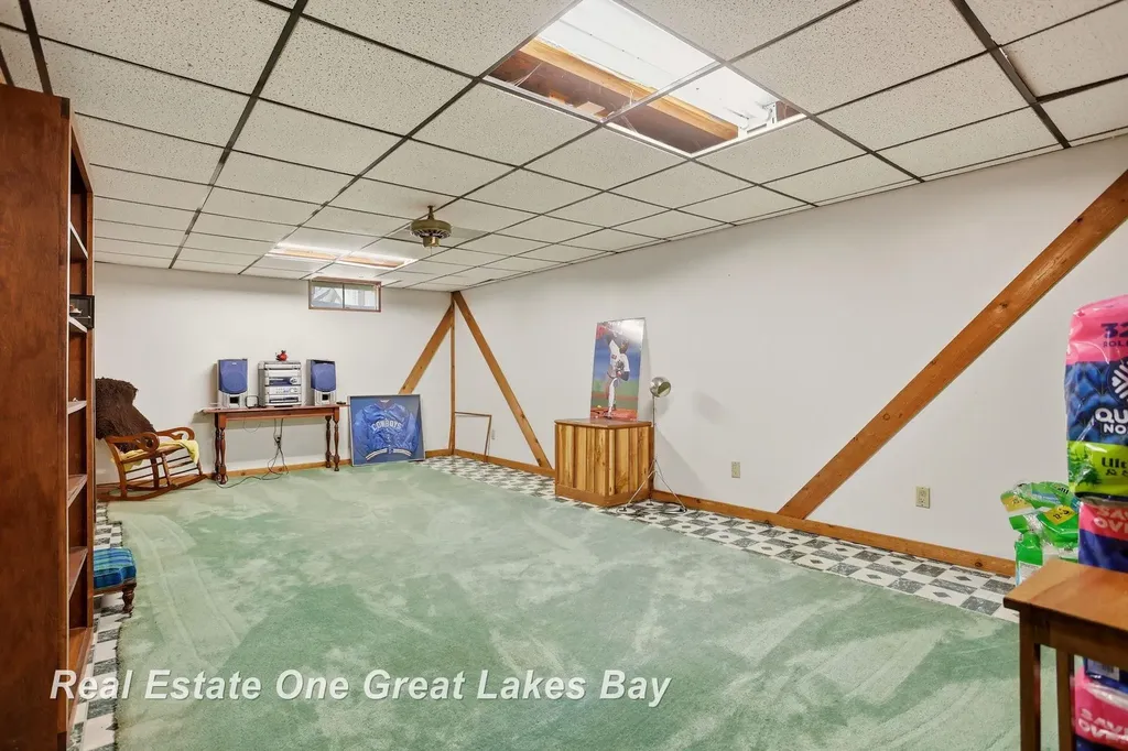 5469 George Street Saginaw Charter Township MI 48603