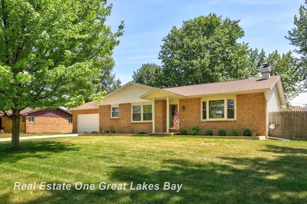 5469 George Street Saginaw Charter Township MI 48603