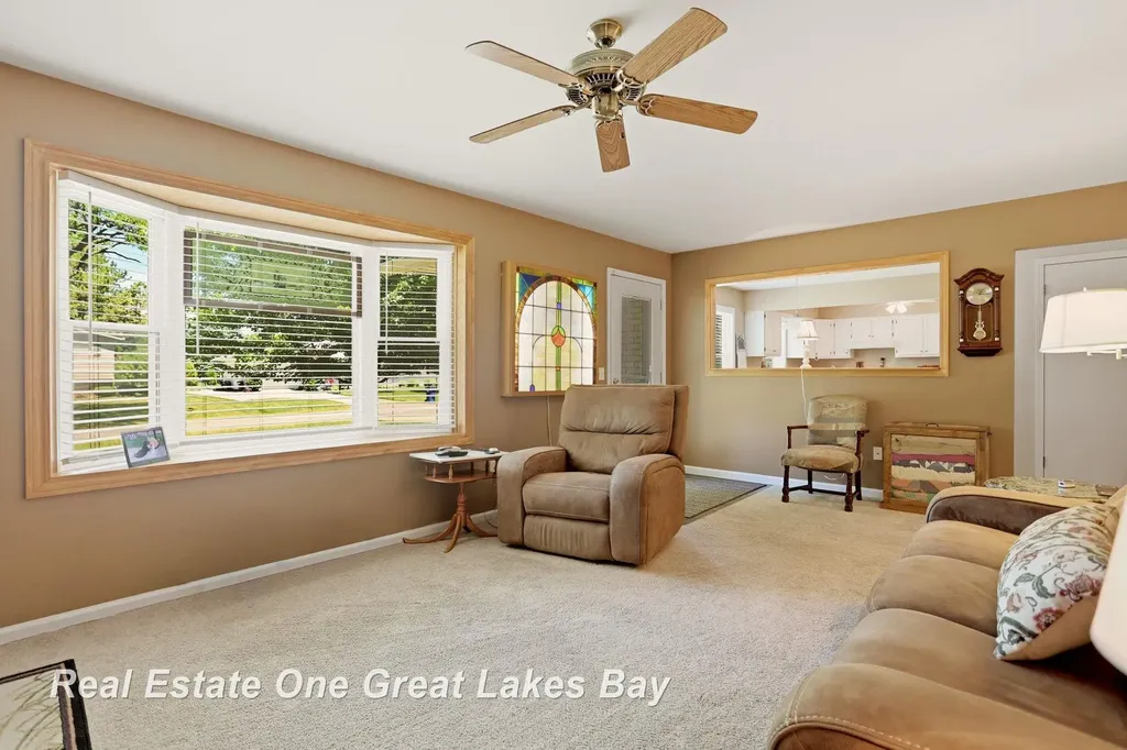 5469 George Street Saginaw Charter Township MI 48603