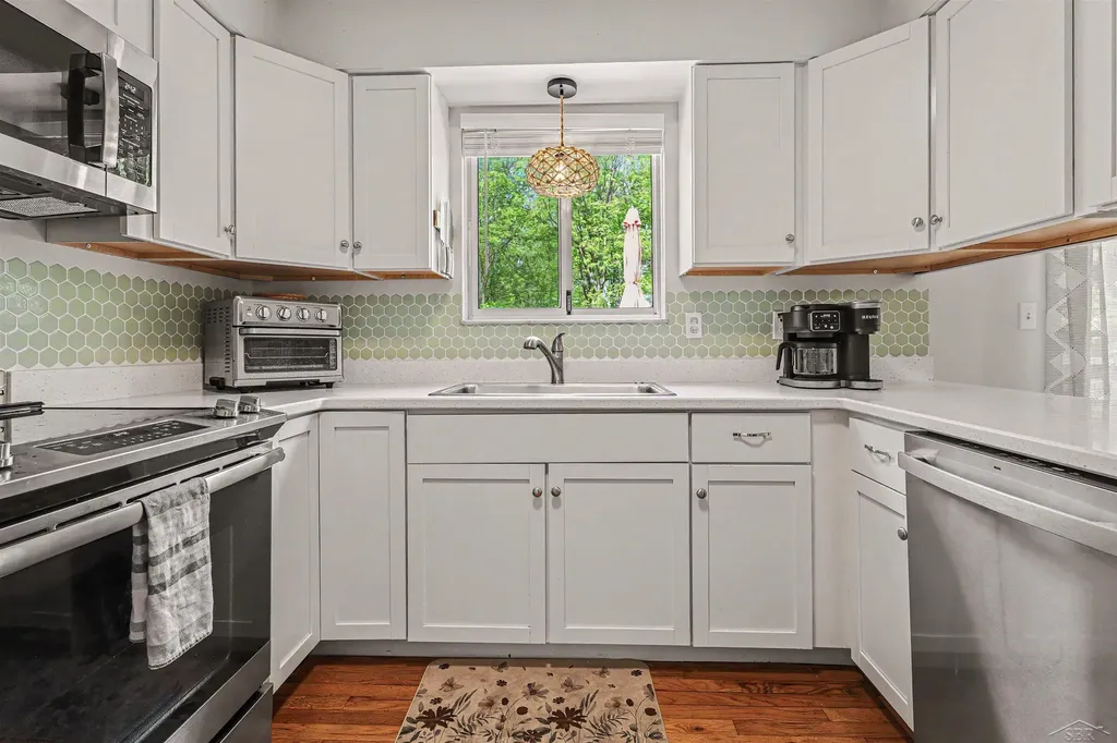 1447 Cedarwood Drive Flushing City MI 48433